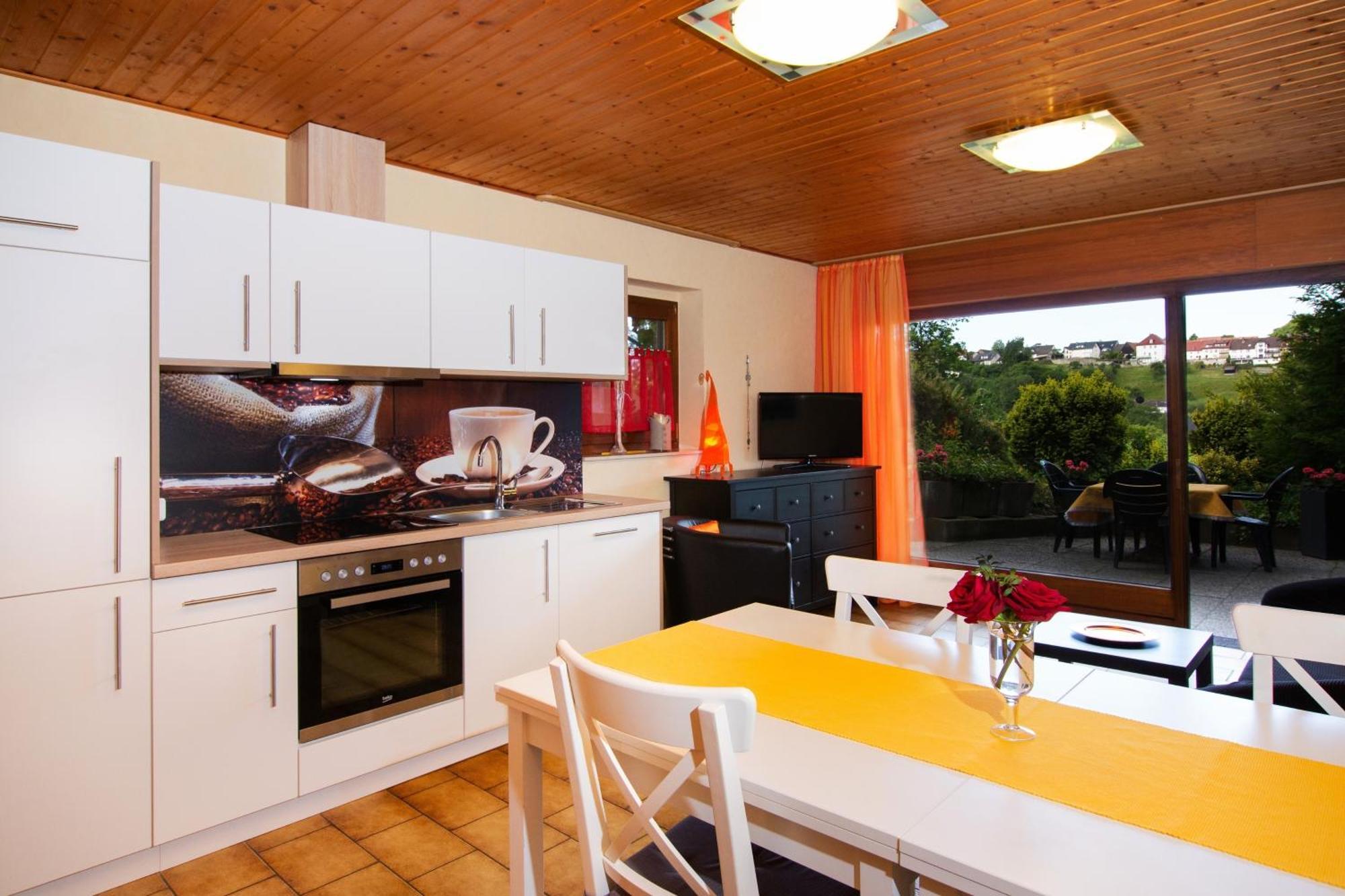 Ferienwohnung "Kirchblick" Im Ferienhaus Blumenhain บาดวึนเน็นแบร์ก ภายนอก รูปภาพ