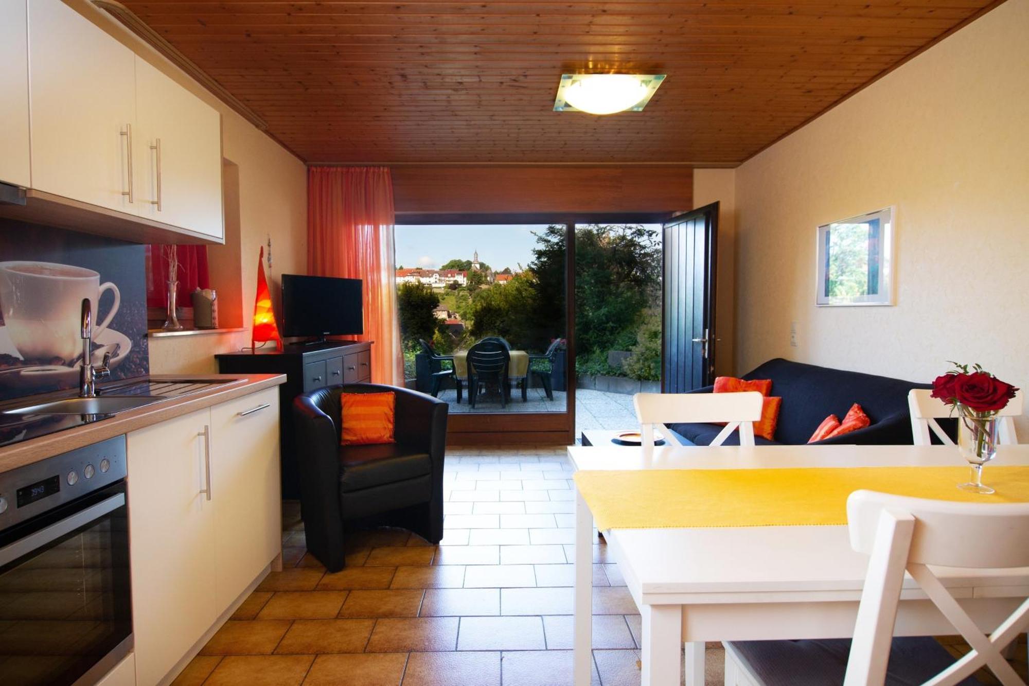 Ferienwohnung "Kirchblick" Im Ferienhaus Blumenhain บาดวึนเน็นแบร์ก ภายนอก รูปภาพ